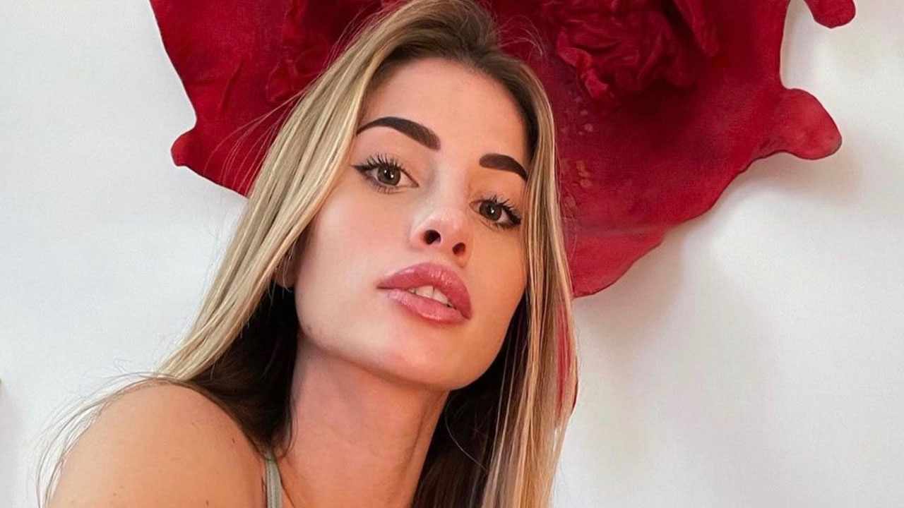 Chiara Nasti Bikini Da Infarto E Forme Da Urlo Come Un Confetto