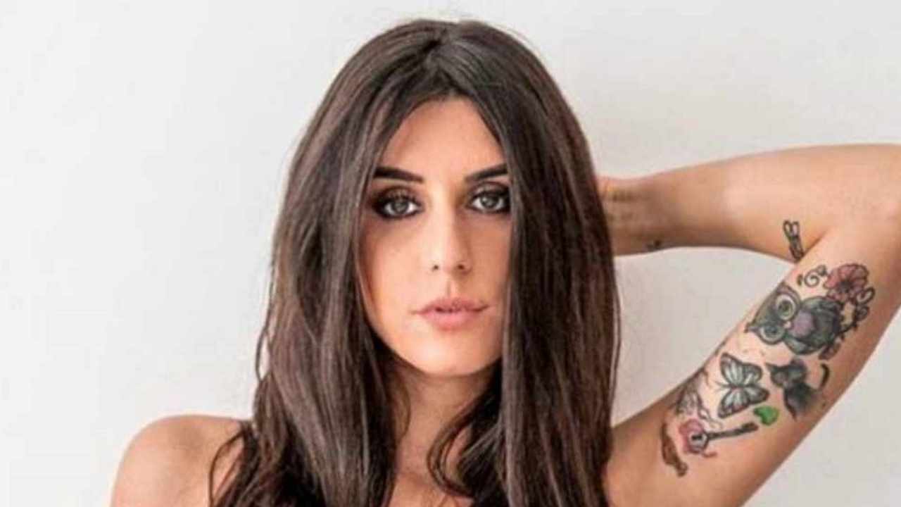 Valentina Vignali, L'alba Risplende Il Suo Corpo Sulla Spiaggia: "Sei ...