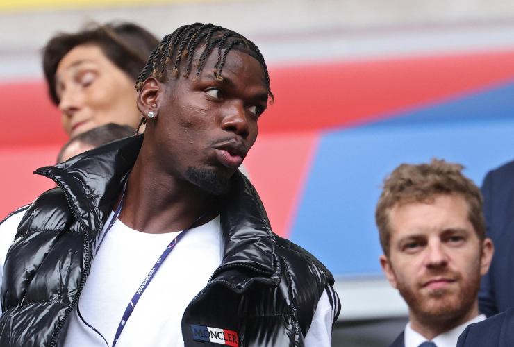 Paul Pogba saluta la Juve